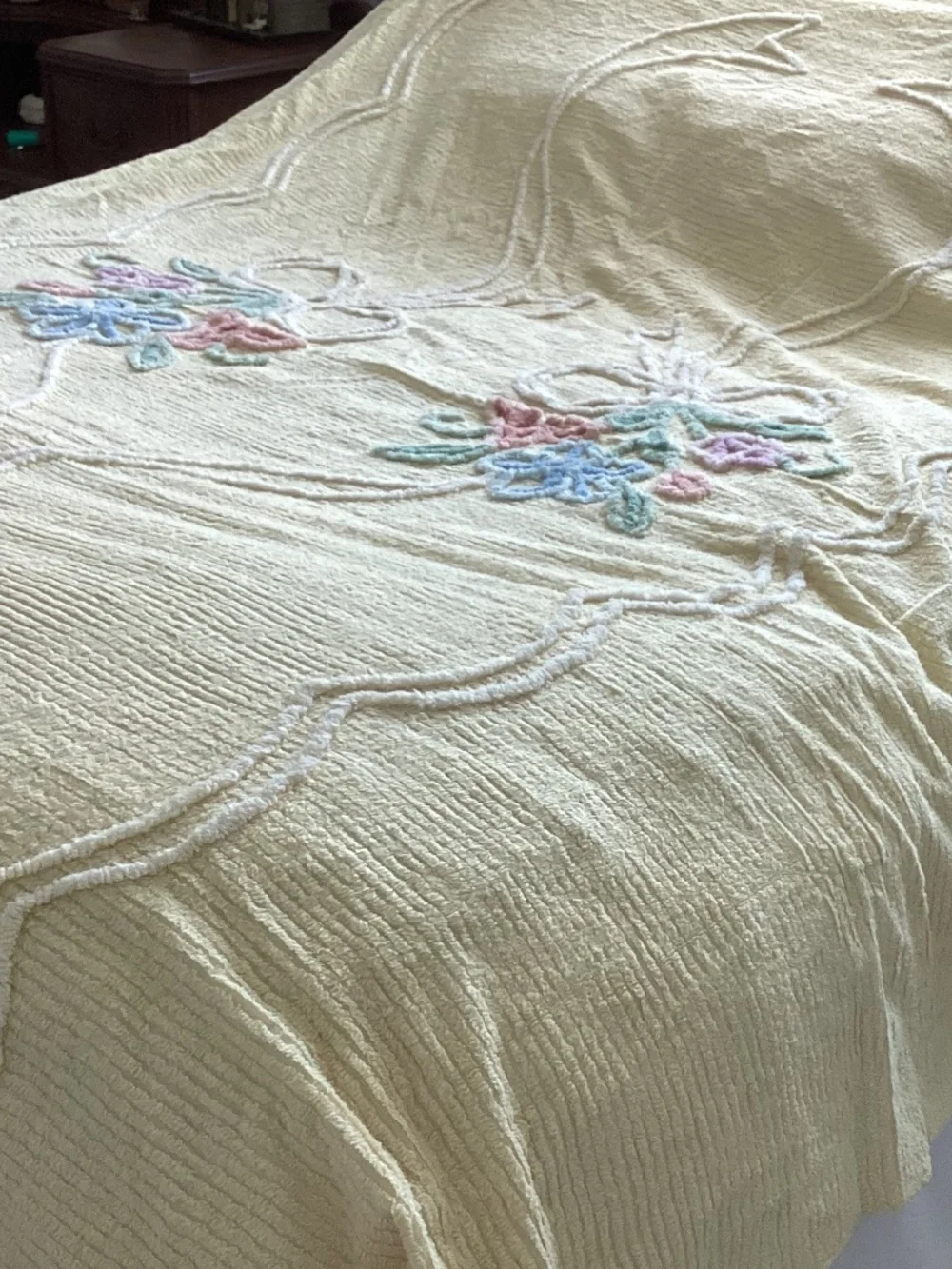 Vintage chenille twin bedspread
